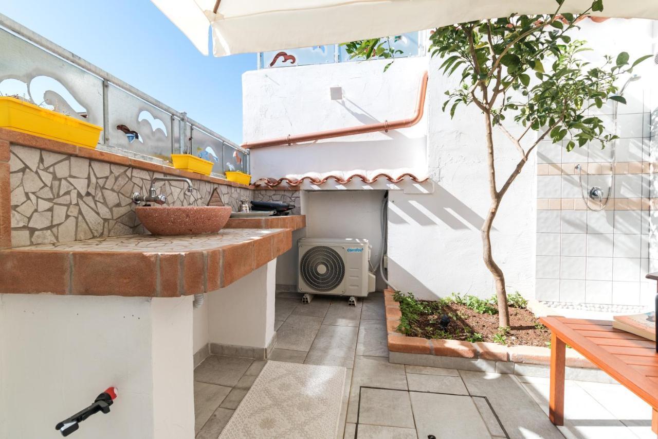 Purple Flower Suite Apartment Cala Gonone Esterno foto