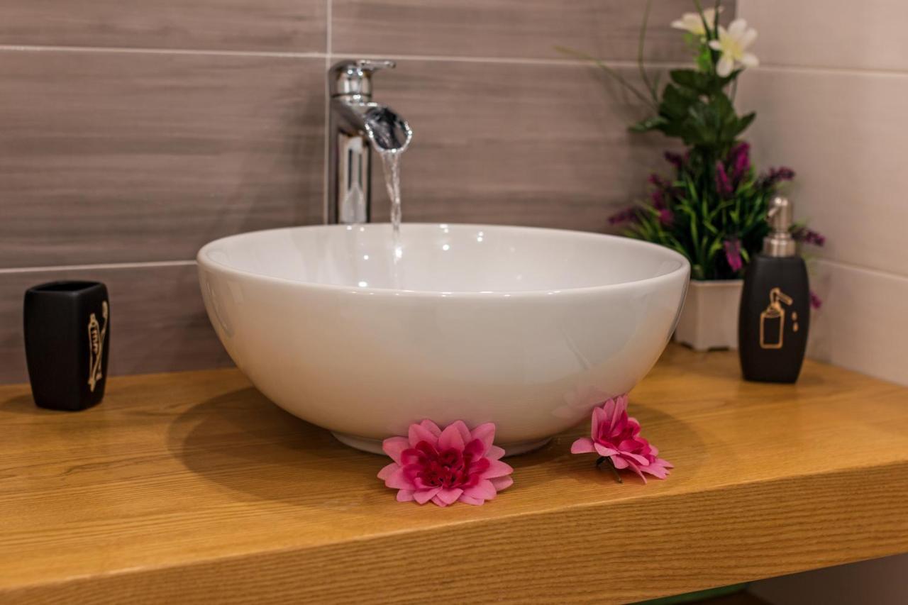 Purple Flower Suite Apartment Cala Gonone Esterno foto