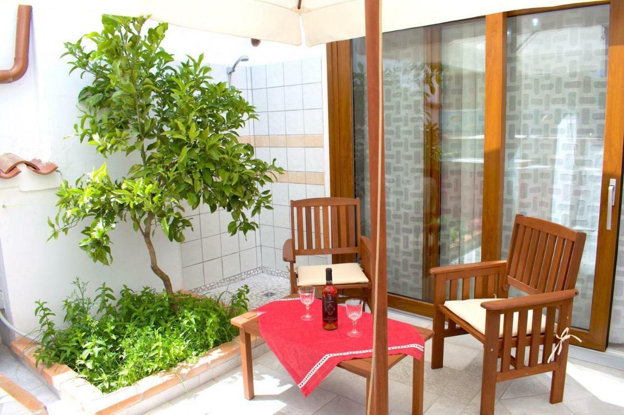 Purple Flower Suite Apartment Cala Gonone Esterno foto